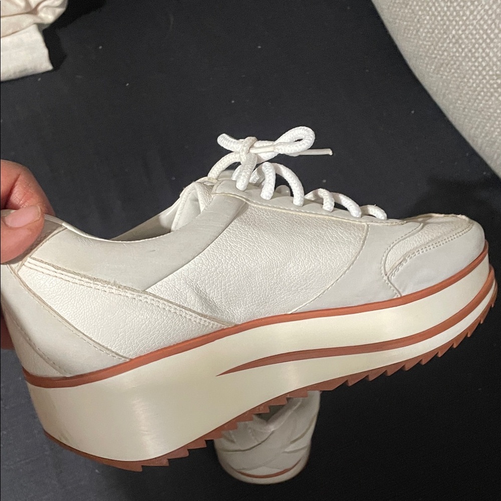 Zara Basic Cream Sneakers View 2